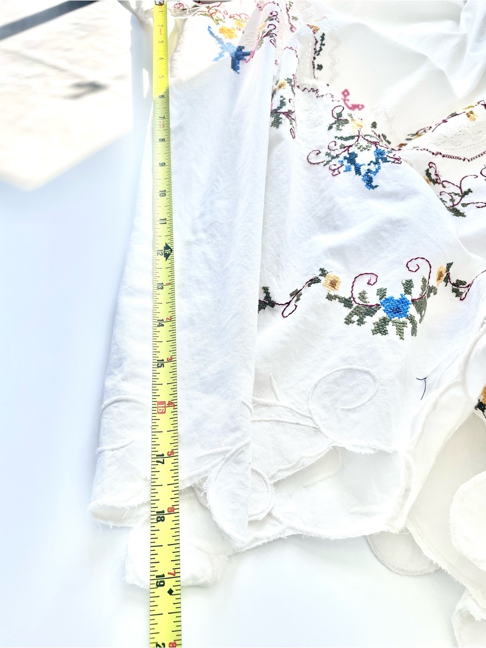 NWT Anthropologie Embroidered Culottes Sz M White Wide Leg Boho Scalloped Pants - Picture 13 of 14